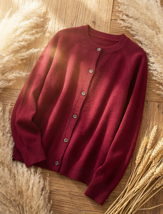 Women’s Merino Button-Front Cardigan in Red