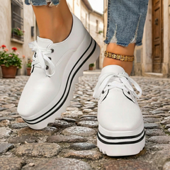 Women’s Lace-Up Platform Oxford Shoes in White