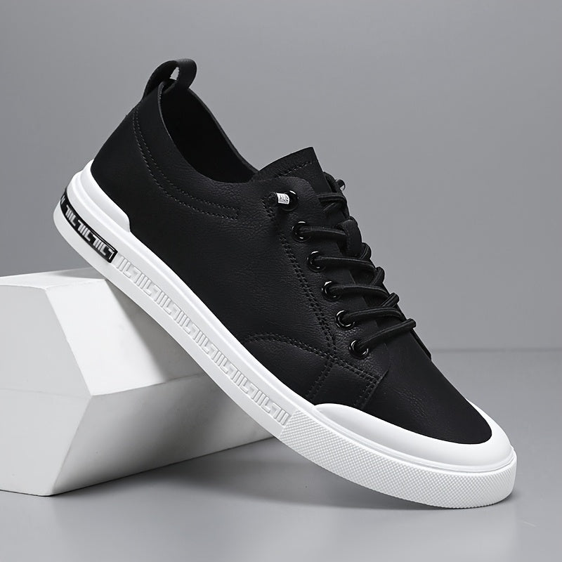 Men’s Smooth Leather Low-Top Trainers in Black