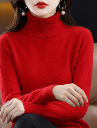 Women’s Cashmere-Blend Slim Turtleneck Jumper in Red