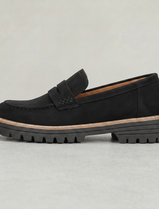 Women’s Suede-Style Penny Platform Loafers in Black