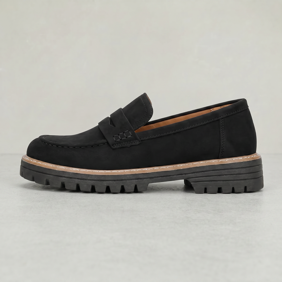 Women’s Suede-Style Penny Platform Loafers in Black