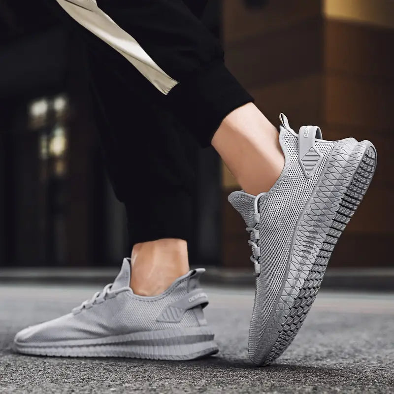 Men’s Mesh Lace-Up Running Trainers
