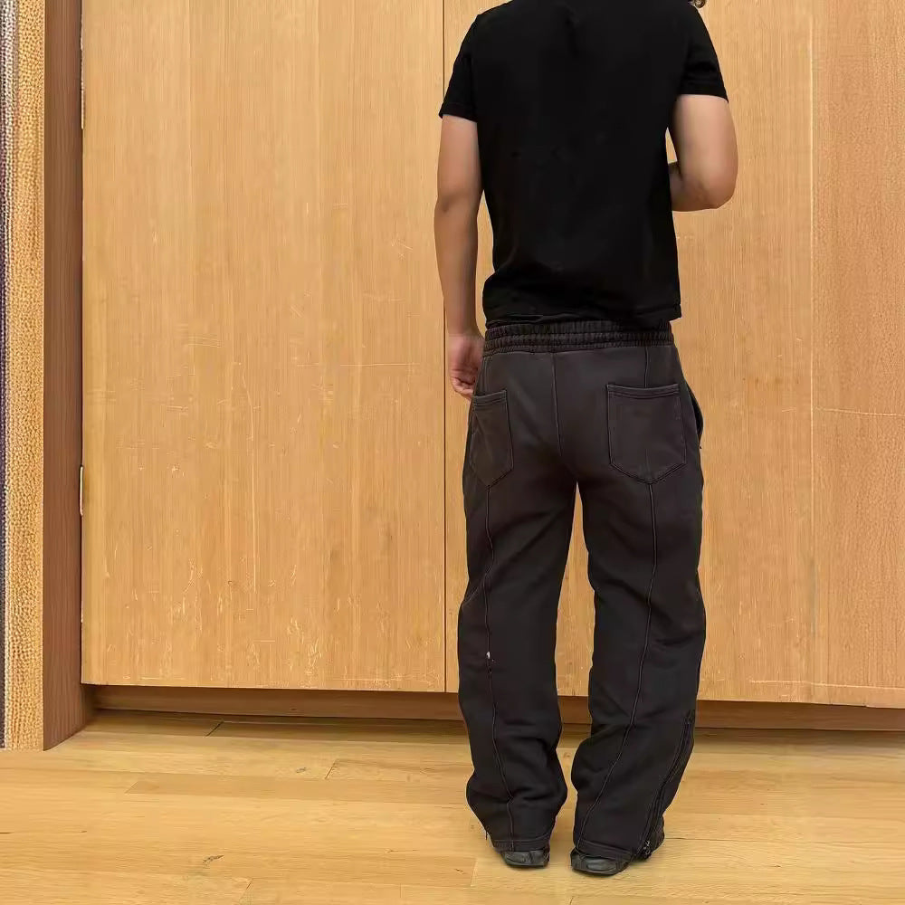 Men’s Wide-Leg Cargo Joggers