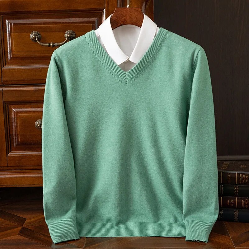 Men’s Cashmere-Blend V-Neck Jumper in Green