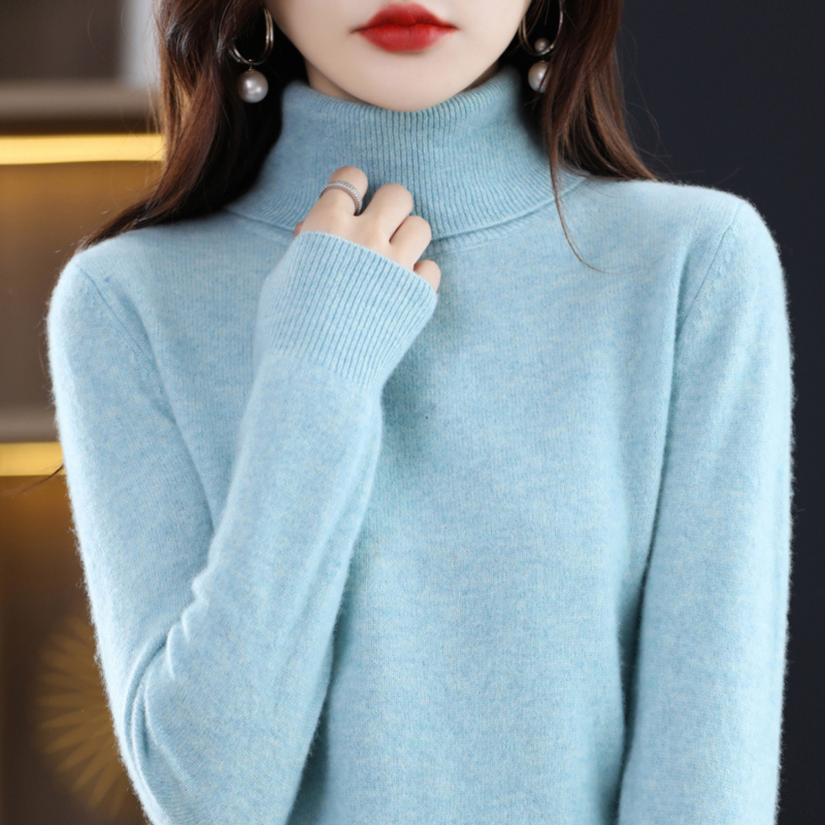 Women’s Cashmere-Blend Slim Turtleneck Jumper in Light Blue