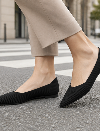 Women’s Ribbed Pointed-Toe Low-Heel Courts in Black