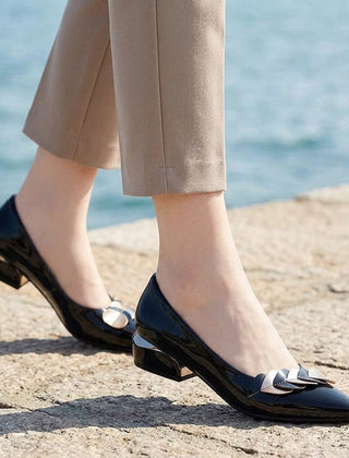 Women’s Layered-Vamp Pointed Low Block Heels in Black