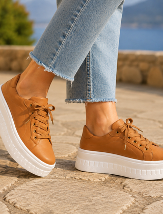 Women’s Lace-Up Chunky Platform Trainers in Brown