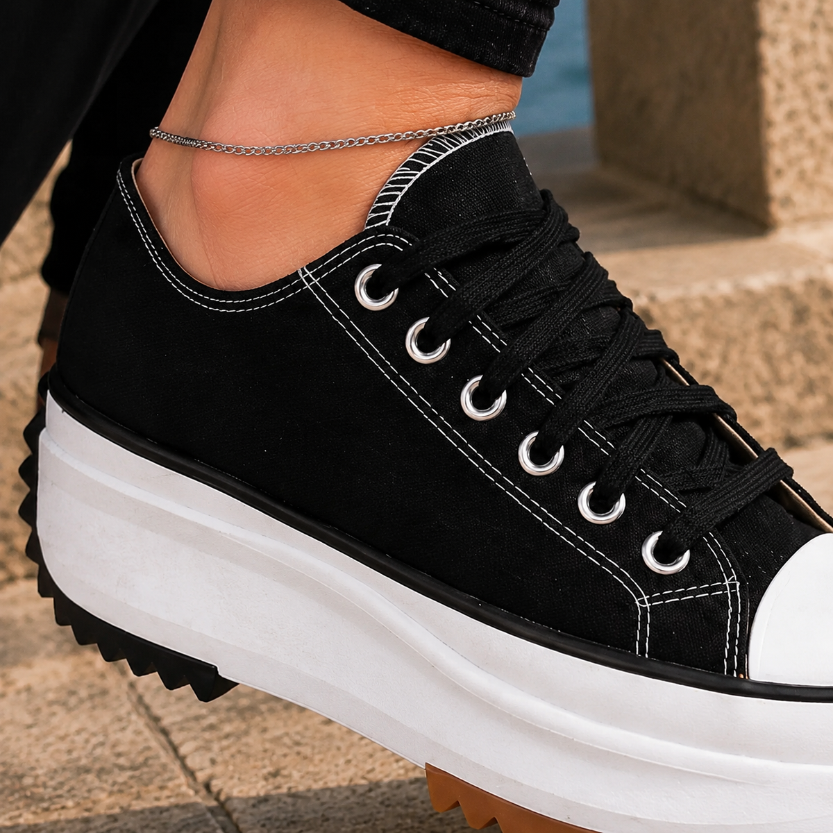 Women’s Toe-Cap Lace-Up Platform Trainers