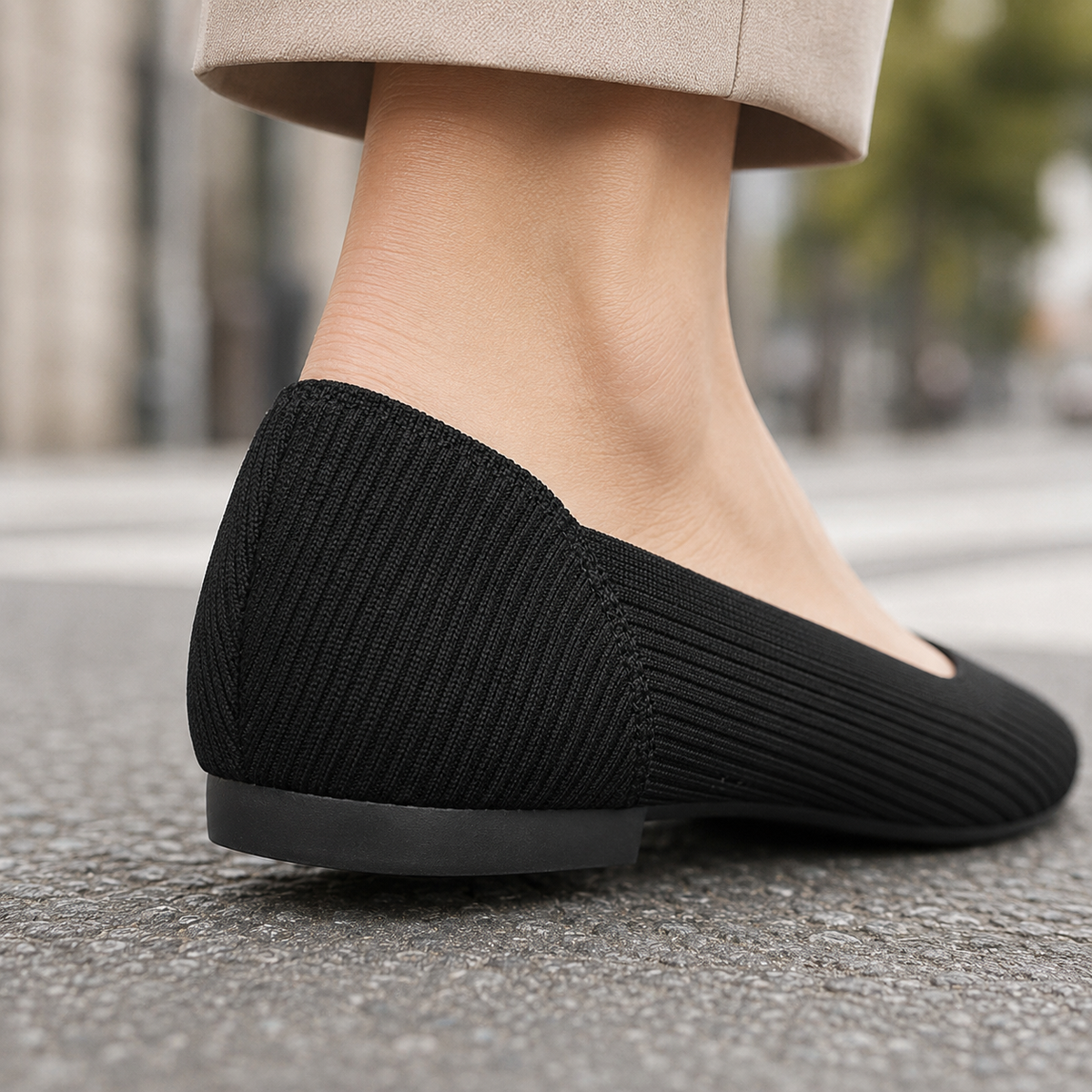 Women’s Ribbed Pointed-Toe Low-Heel Courts