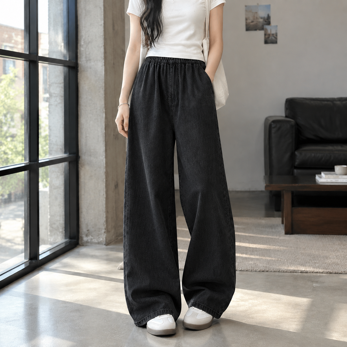 Women’s Elastic-Waist Full-Length Wide-Leg Denim Jeans in Black