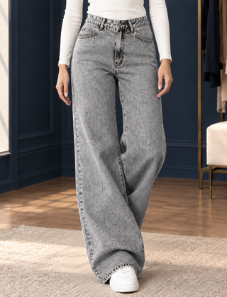 Women’s High-Rise Curved-Pocket Wide-Leg Jeans in Light Grey