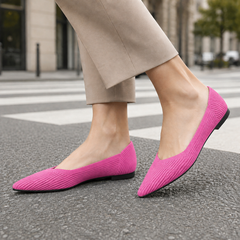 Women’s Ribbed Pointed-Toe Low-Heel Courts in Pink