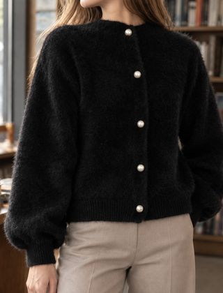 Women’s Pearl-Effect Button Knit Cardigan in Black