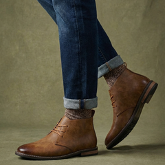 Men’s Leather Welt-Detail Chukka Boots